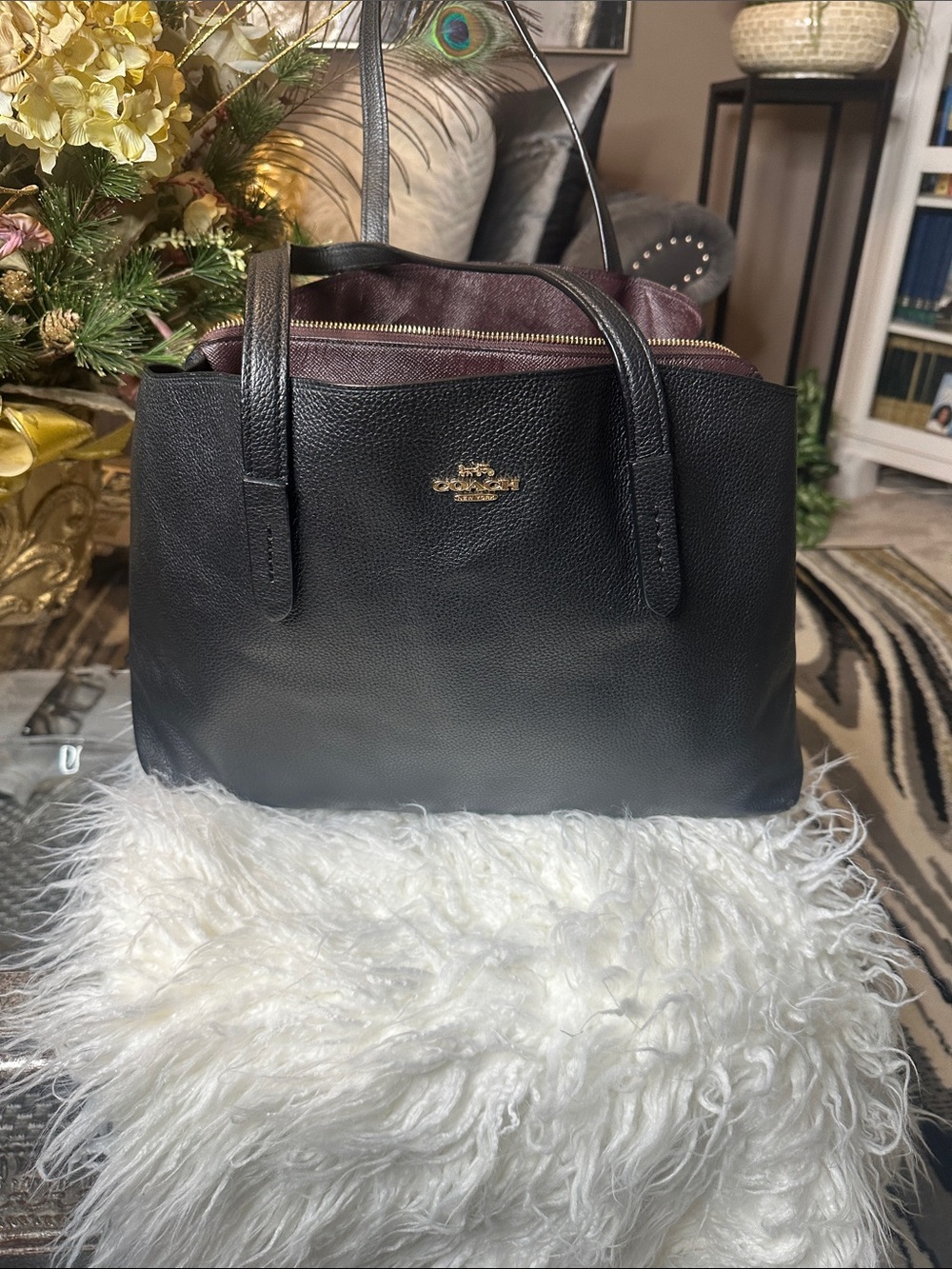 🔥🔥🔥 Coach Black Leather Tote with Burgundy Interior Trim